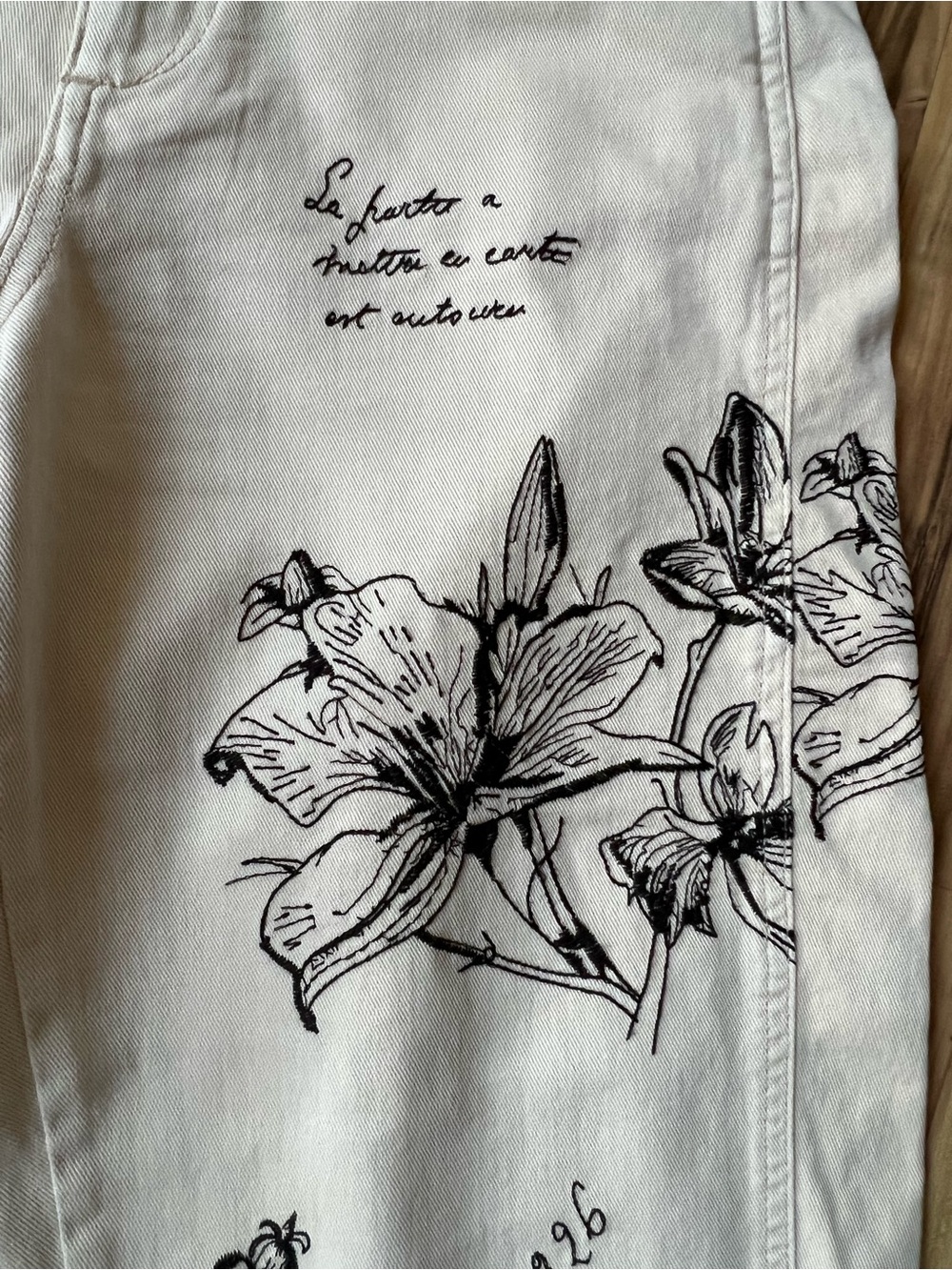 Pilcro Cream Wide-Leg Embroidered Pants Black Botanical Butterfly NWOT - Picture 6 of 13